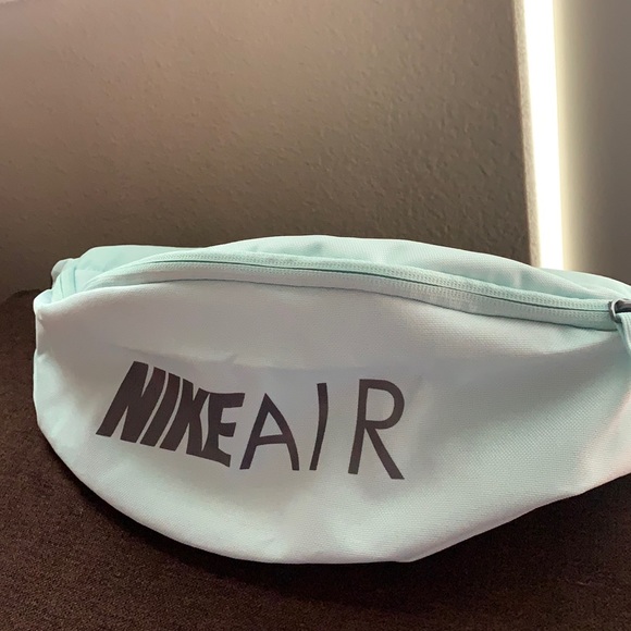 New NIKE Air Heritage Hip Fanny Pack Mint Green new with tag - Picture 5 of 7